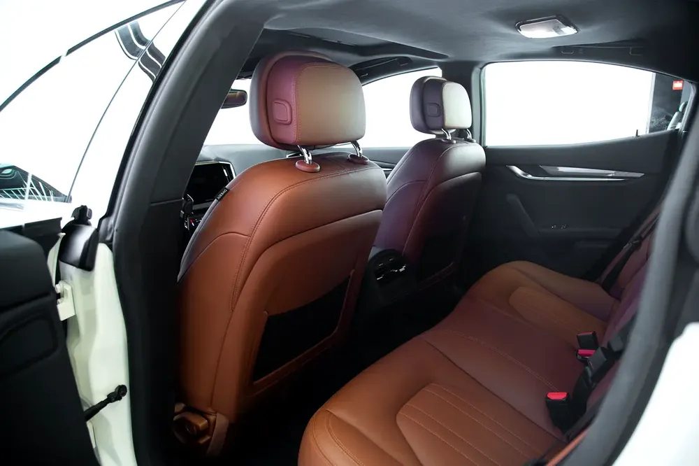 WARRANTY AVAILABLE | SUNROOF | GHIBLI | WHITE/TAN - Image 14
