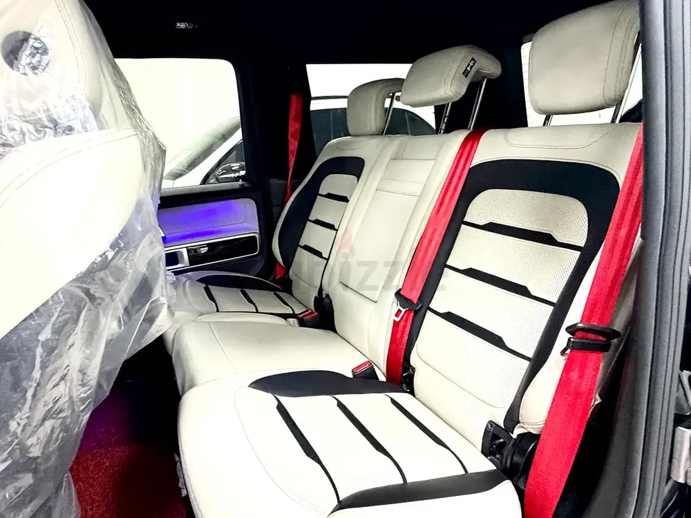 MERCEDES G63 AMG GARGASH WARRANTY LOW MILEAGE - Image 10