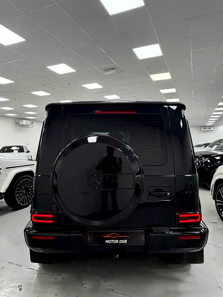 MERCEDES G63 AMG GARGASH WARRANTY LOW MILEAGE - Image 5