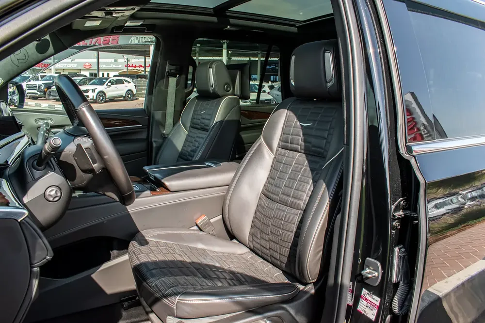 2023 - CADILLAC ESCALADE - /// BRAND NEW CONDITION /// - ONLY 58,000 KM - Image 14