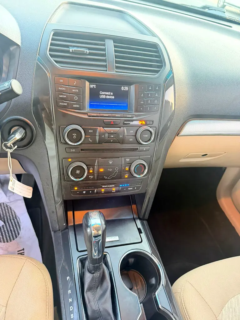 Ford Explorer XL 2016 GCC Specs - Excellent Condition - Image 11