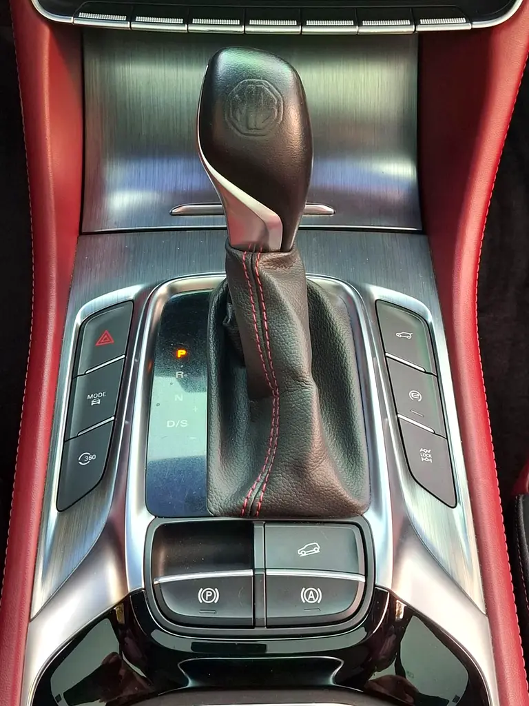 MG GS 2022 TROPHY ORIGINAL PAINT TOP OF RANGE V4 2.0AWD - Image 14