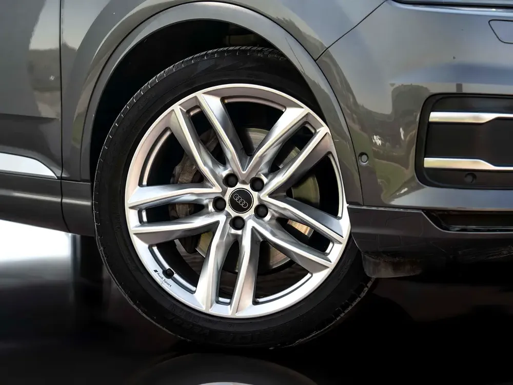 0% DOWN PAYMENT! | EID WINDOW | Q7 55 TFSI QUATTRO | 10 DAYS TO BEAT THE SURGE | FULL SERVICE HISTOR - Image 5