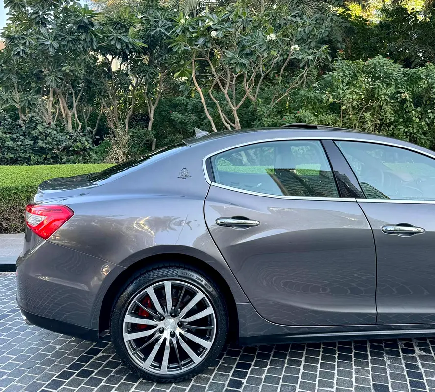 MASERATI GHIBLI S Q4 V6 “ GCC “ WELL MAINTAINED “ IDEAL FOR DAILY DRIVING AND “ LOW MILEAGE - Image 14