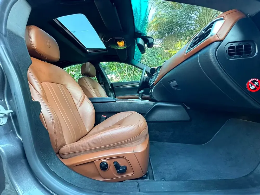 MASERATI GHIBLI S Q4 V6 “ GCC “ WELL MAINTAINED “ IDEAL FOR DAILY DRIVING AND “ LOW MILEAGE - Image 18