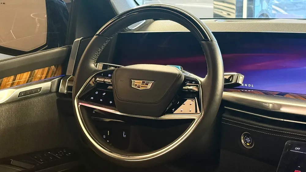 Cadillac Escalade 600 - 6 Seats - 2025 - Warranty & Service - Image 10