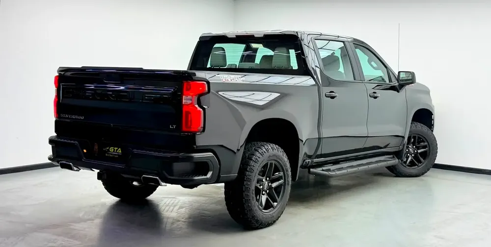 2021 Chevrolet Silverado LT Trail Boss, Warranty, Full Chevrolet Service History, Fully Loaded, GCC - Image 4