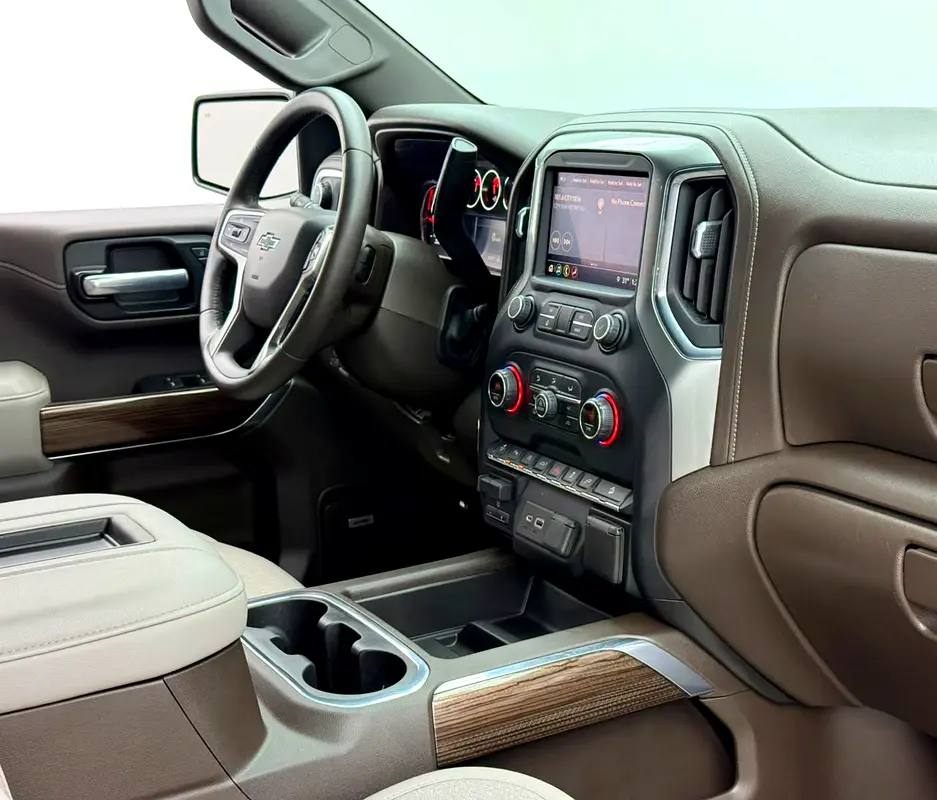 2021 Chevrolet Silverado LT Trail Boss, Warranty, Full Chevrolet Service History, Fully Loaded, GCC - Image 7