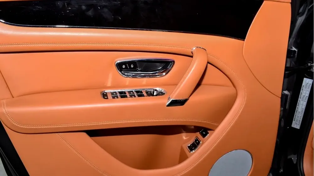 BENTLEY BENTAYGA V8 | 2020 | PRE-OWNED LUXURY SUV | ACCIDENT FREE | EXCELLENT CONDITION - Image 10
