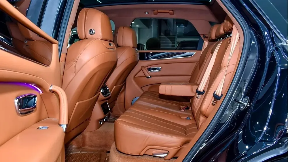 BENTLEY BENTAYGA V8 | 2020 | PRE-OWNED LUXURY SUV | ACCIDENT FREE | EXCELLENT CONDITION - Image 12