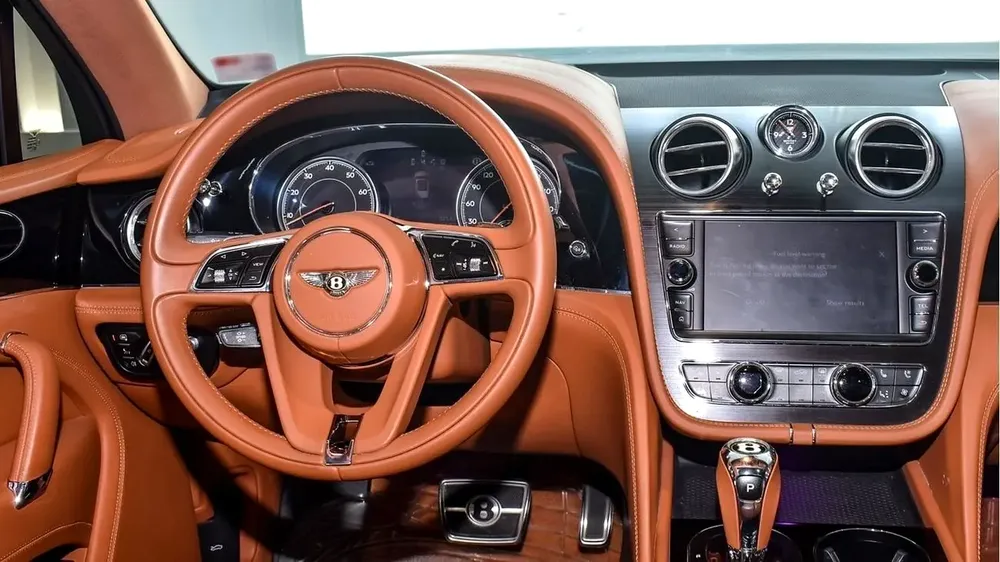 BENTLEY BENTAYGA V8 | 2020 | PRE-OWNED LUXURY SUV | ACCIDENT FREE | EXCELLENT CONDITION - Image 5