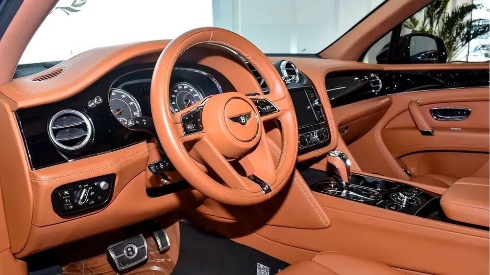 BENTLEY BENTAYGA V8 | 2020 | PRE-OWNED LUXURY SUV | ACCIDENT FREE | EXCELLENT CONDITION - Image 6