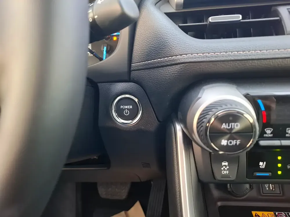 2025 Toyota RAV4 Limited | GCC Specs | Brand New - Image 15