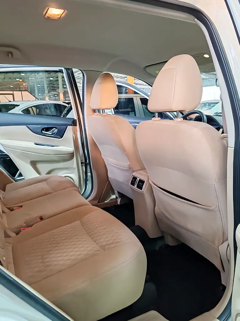 Nissan X-Trail SV 2021 -GCC, original paint, excellent condition - Image 10