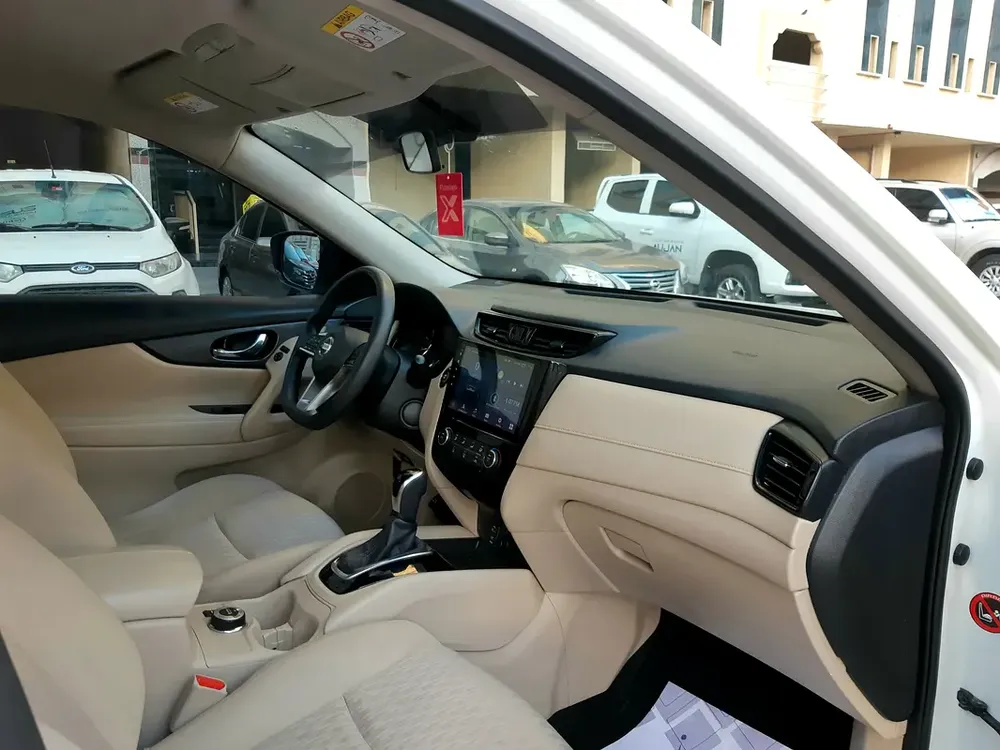 NISSAN X-TRAIL 2.5L 2022 GCC SPEC 4WD PUSH START NO ACCIDENT 100% ORIGINAL PAINT BIG SCREEN NAV 2KEY - Image 13