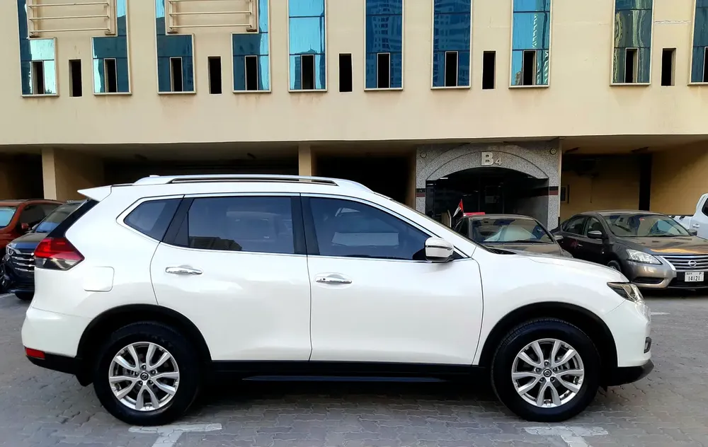 NISSAN X-TRAIL 2.5L 2022 GCC SPEC 4WD PUSH START NO ACCIDENT 100% ORIGINAL PAINT BIG SCREEN NAV 2KEY - Image 8