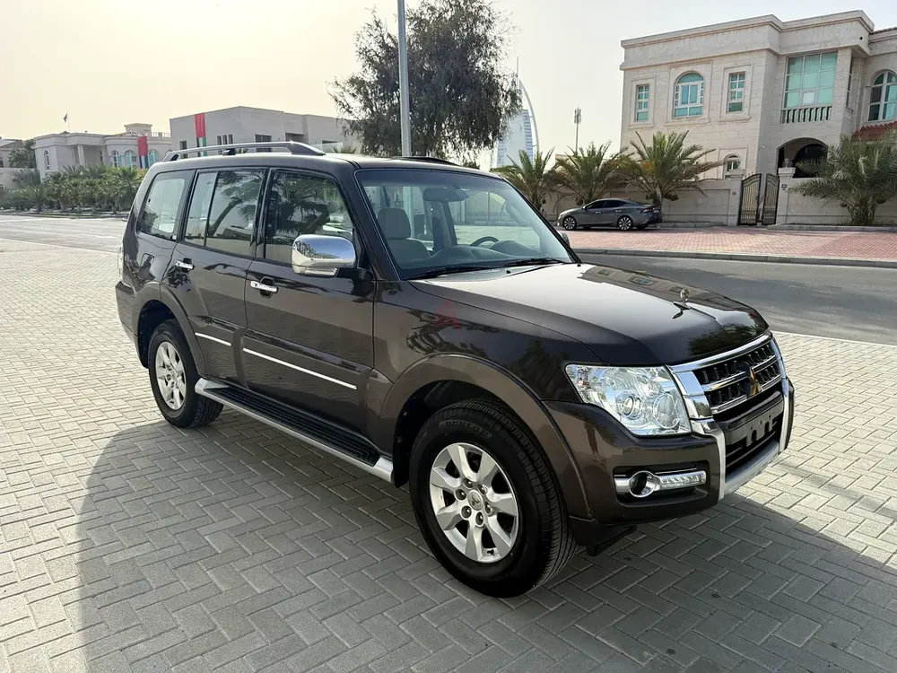 Mitsubishi Pajero GLS 2020 GCC Specs - expat owner fully inspected and maintained - Image 7