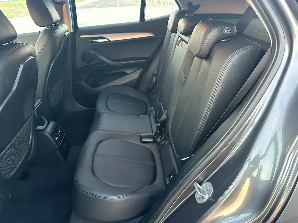 MODEL 2020 GCC CAR PERFECT CONDITION INSIDE AND OUTSIDE FULL OPTION PANORAMIC ROOF - Image 10