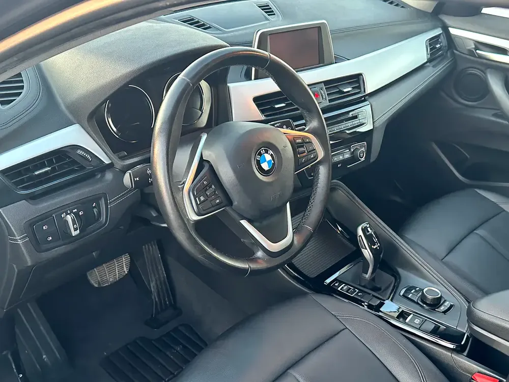 MODEL 2020 GCC CAR PERFECT CONDITION INSIDE AND OUTSIDE FULL OPTION PANORAMIC ROOF - Image 14