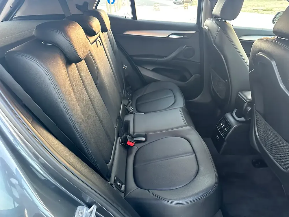 MODEL 2020 GCC CAR PERFECT CONDITION INSIDE AND OUTSIDE FULL OPTION PANORAMIC ROOF - Image 6