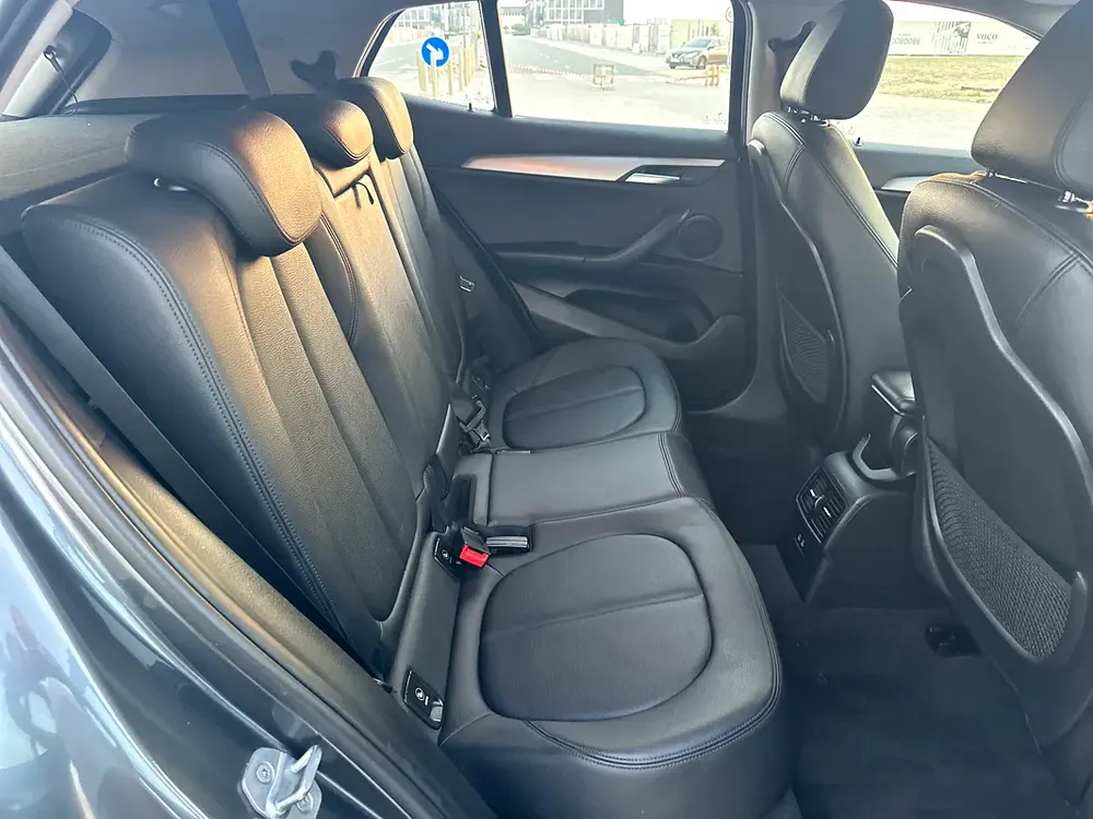 MODEL 2020 GCC CAR PERFECT CONDITION INSIDE AND OUTSIDE FULL OPTION PANORAMIC ROOF - Image 7