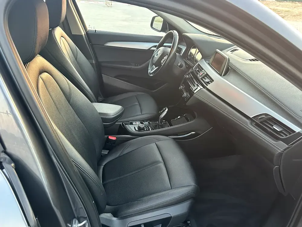 MODEL 2020 GCC CAR PERFECT CONDITION INSIDE AND OUTSIDE FULL OPTION PANORAMIC ROOF - Image 9