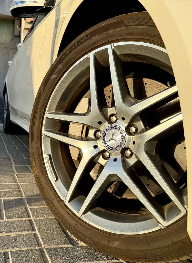 Mercedes Benz S400 Fresh From Japan - Image 5