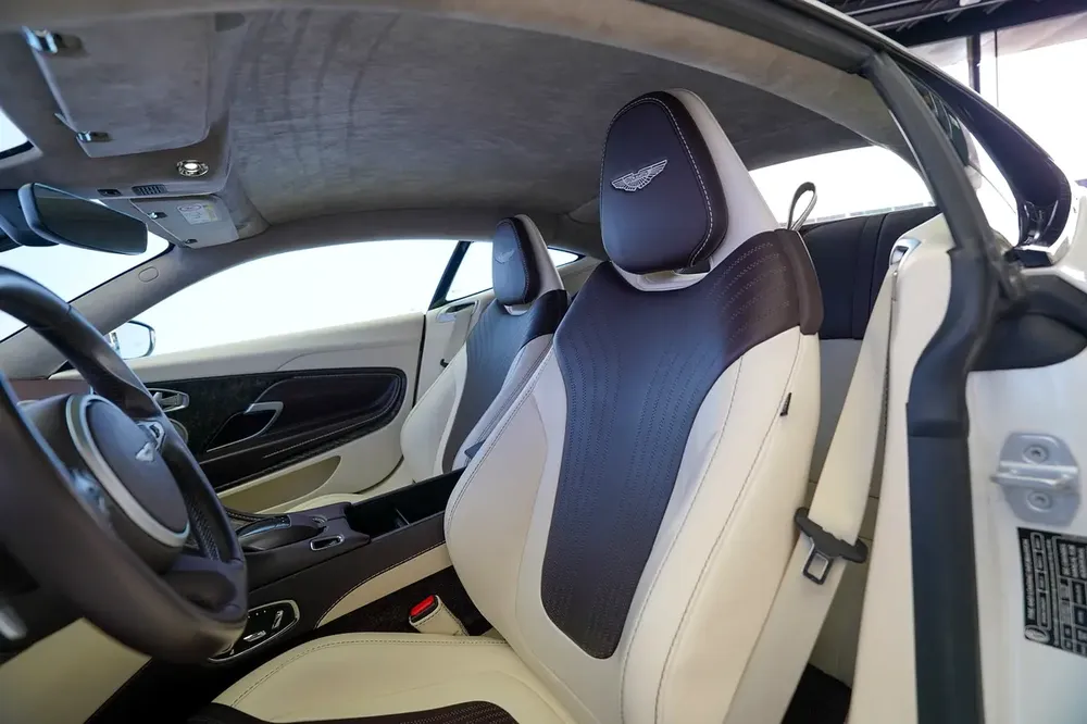 DB11 V12 | TWO TONE INTERIOR | PEARL WHITE | WARRANTY AVAILABLE - Image 10