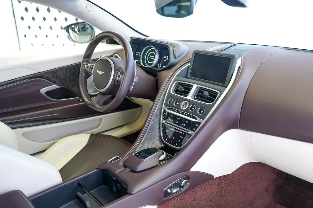DB11 V12 | TWO TONE INTERIOR | PEARL WHITE | WARRANTY AVAILABLE - Image 12