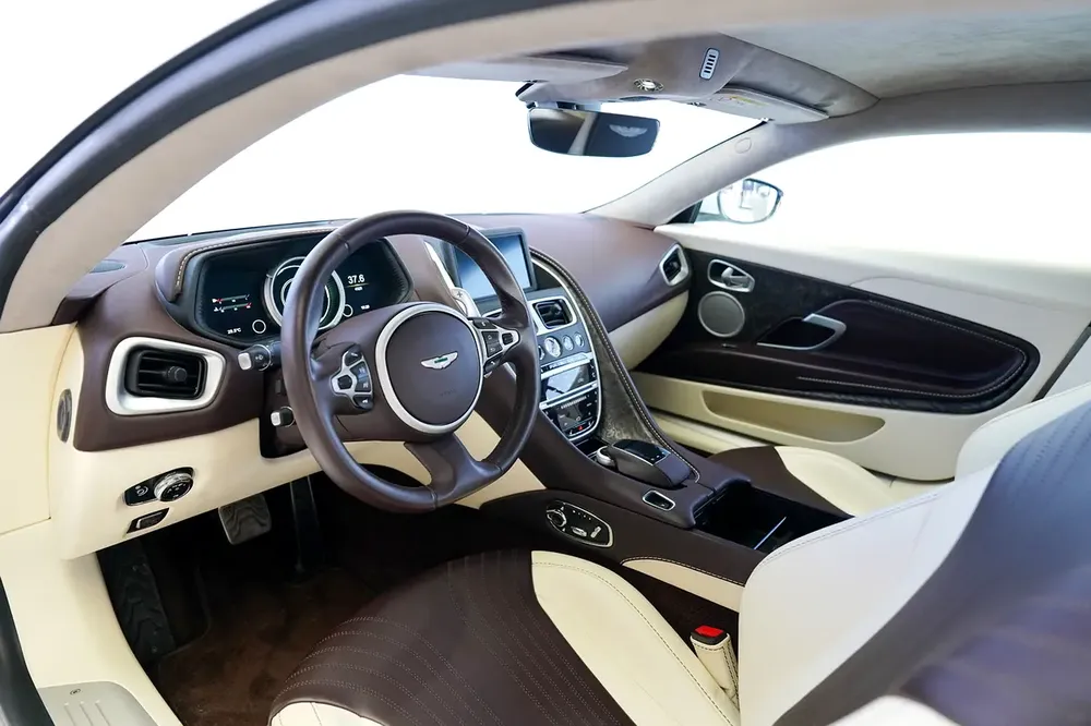 DB11 V12 | TWO TONE INTERIOR | PEARL WHITE | WARRANTY AVAILABLE - Image 8