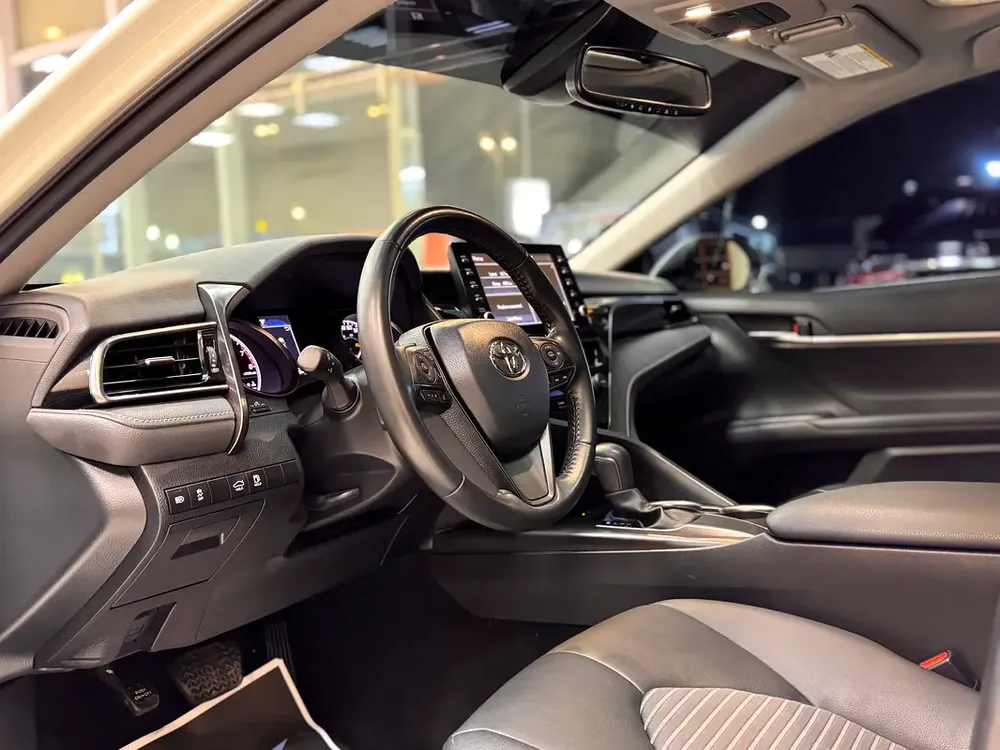 CAMRY SE / 23,000 Km / FULL OPTION / 3 YEARS WARRANTY - Image 14