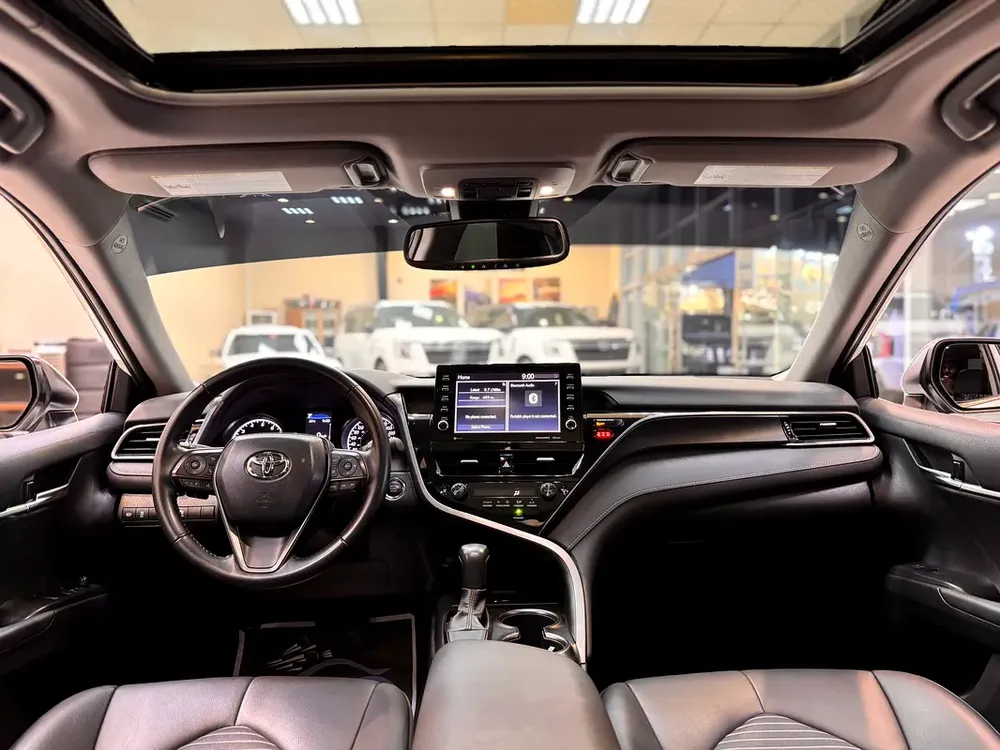CAMRY SE / 23,000 Km / FULL OPTION / 3 YEARS WARRANTY - Image 17
