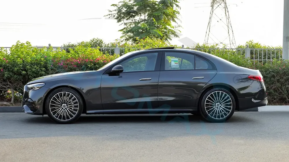 2026 Mercedes-Benz E 300 AMG EQ Boost 2.0T RWD GCC With 2 Years Unlimited Mileage Warranty - Image 19