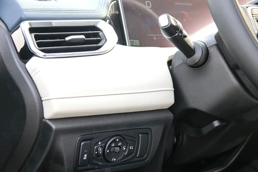 X50 1.5T LUX 5 SEATS 2026 - For Export - Image 8