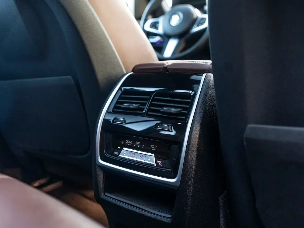 0% DOWN | RAMADAN ALL-INCLUSIVE | FREE INSURANCE + REG | WARRANTY | X5M SPORT 40i | GCC - Image 19