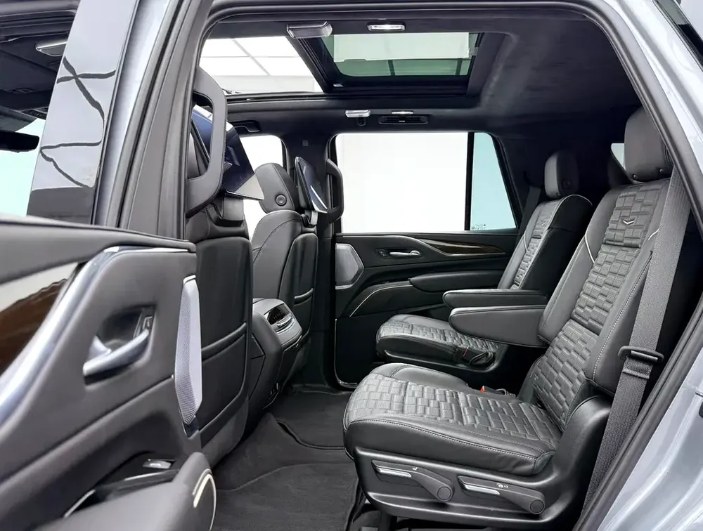 2024 Cadillac Escalade Sport, 5 Years Cadillac Warranty + Service Pack, Very Low Km, GCC - Image 18