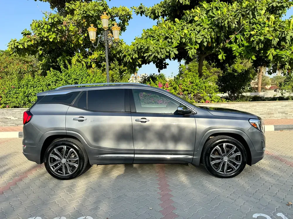 GMC Terrain Denali 2020 GCC Specs - Excellent Condition! - Image 8