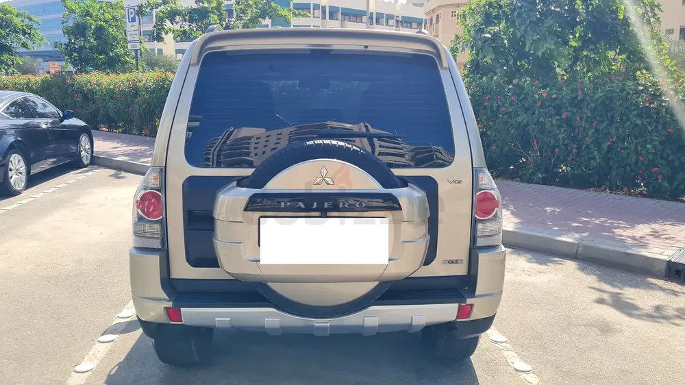 2013  PAJERO 3 DOOR SWB 3.5 Ltr GPS CAMERA GULF GCC SPEC LADY DRIVEN - Image 19