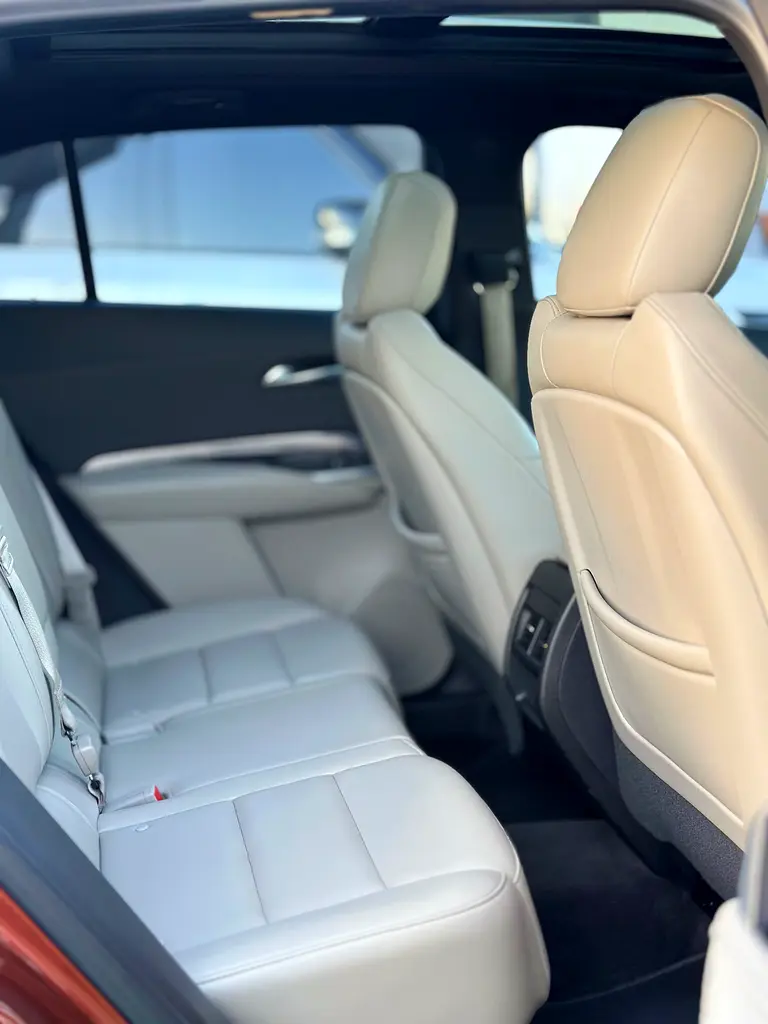 Cadillac XT4 Premium Luxury 2019 GCC Specs Excellent Condition - Image 13