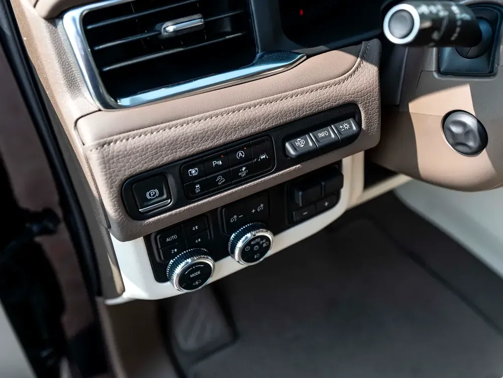 0% DOWN PAYMENT! | MARKET CORRECTED PRICE | GMC YUKON DENALI | WARRANTY + SERVICE - Image 12