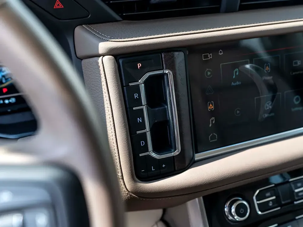 0% DOWN PAYMENT! | MARKET CORRECTED PRICE | GMC YUKON DENALI | WARRANTY + SERVICE - Image 15