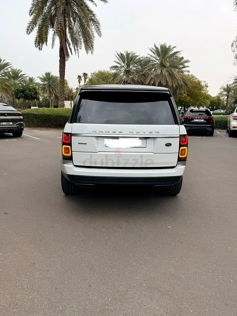 Pristine Land Rover Range Rover Autobiography 2019 | GCC Specs - Image 4