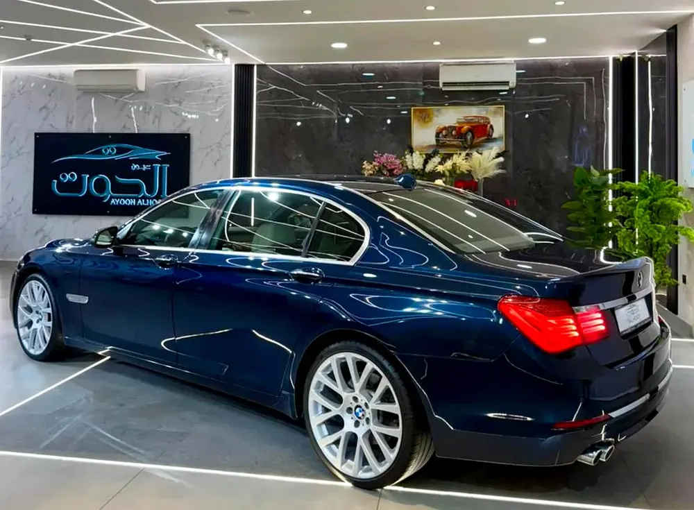ELITE BMW 730Li V6 || AWESOME COLOR || GCC II POWERFUL ENGINE II TOP RANGE || REAR SCREENS - Image 10