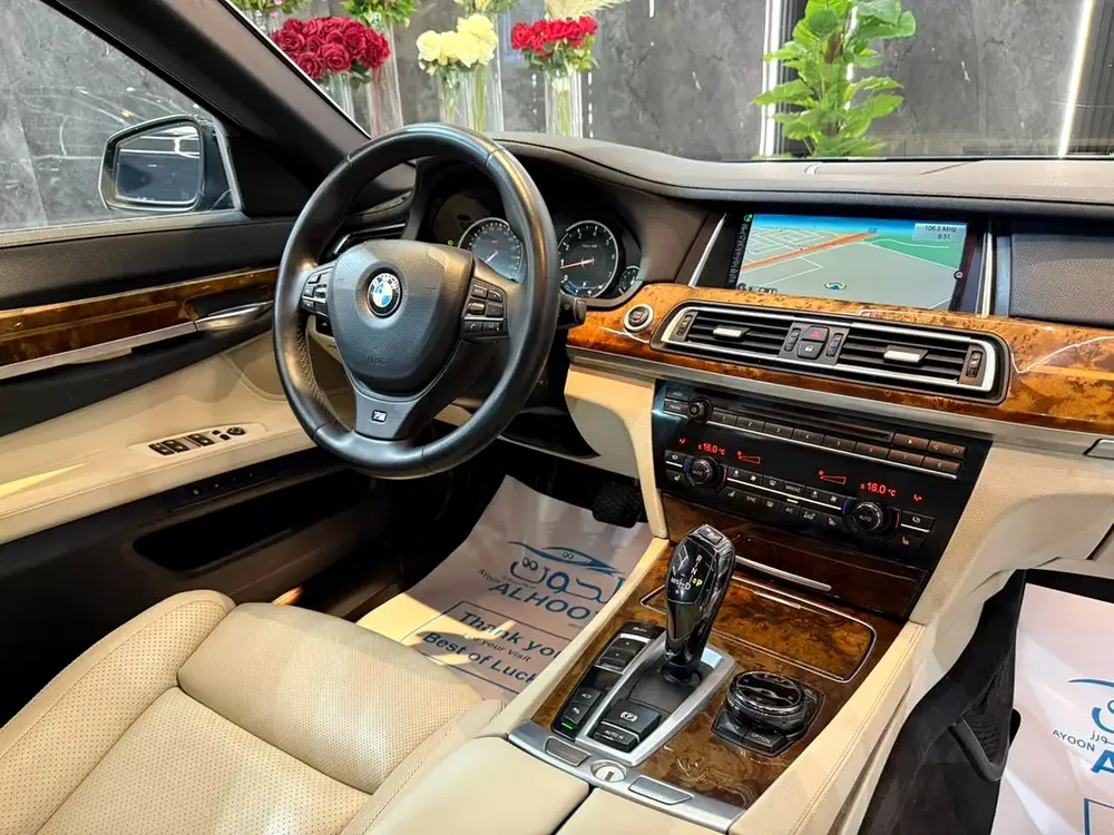 ELITE BMW 730Li V6 || AWESOME COLOR || GCC II POWERFUL ENGINE II TOP RANGE || REAR SCREENS - Image 13
