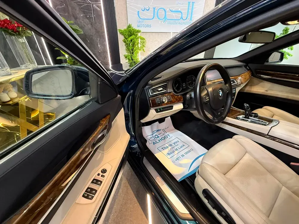 ELITE BMW 730Li V6 || AWESOME COLOR || GCC II POWERFUL ENGINE II TOP RANGE || REAR SCREENS - Image 15