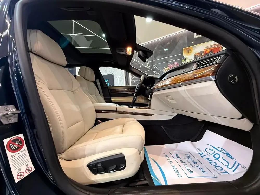 ELITE BMW 730Li V6 || AWESOME COLOR || GCC II POWERFUL ENGINE II TOP RANGE || REAR SCREENS - Image 17
