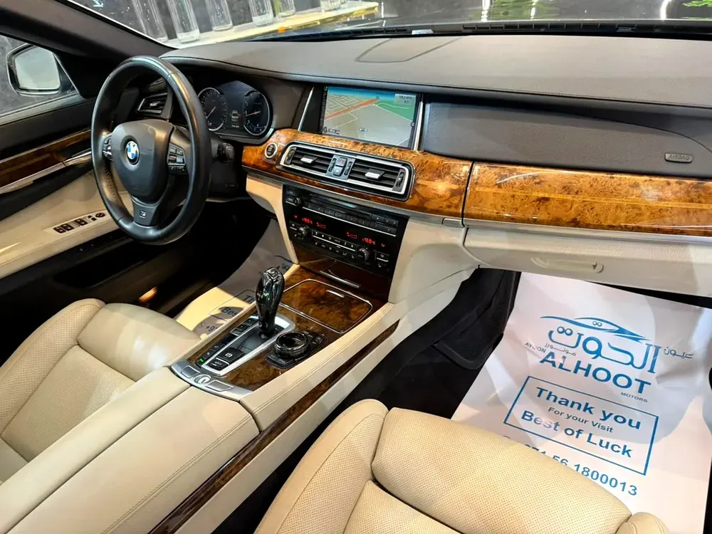 ELITE BMW 730Li V6 || AWESOME COLOR || GCC II POWERFUL ENGINE II TOP RANGE || REAR SCREENS - Image 18