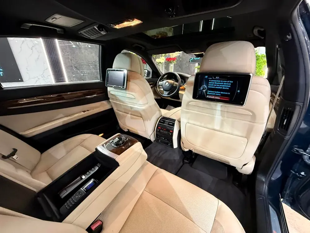 ELITE BMW 730Li V6 || AWESOME COLOR || GCC II POWERFUL ENGINE II TOP RANGE || REAR SCREENS - Image 20