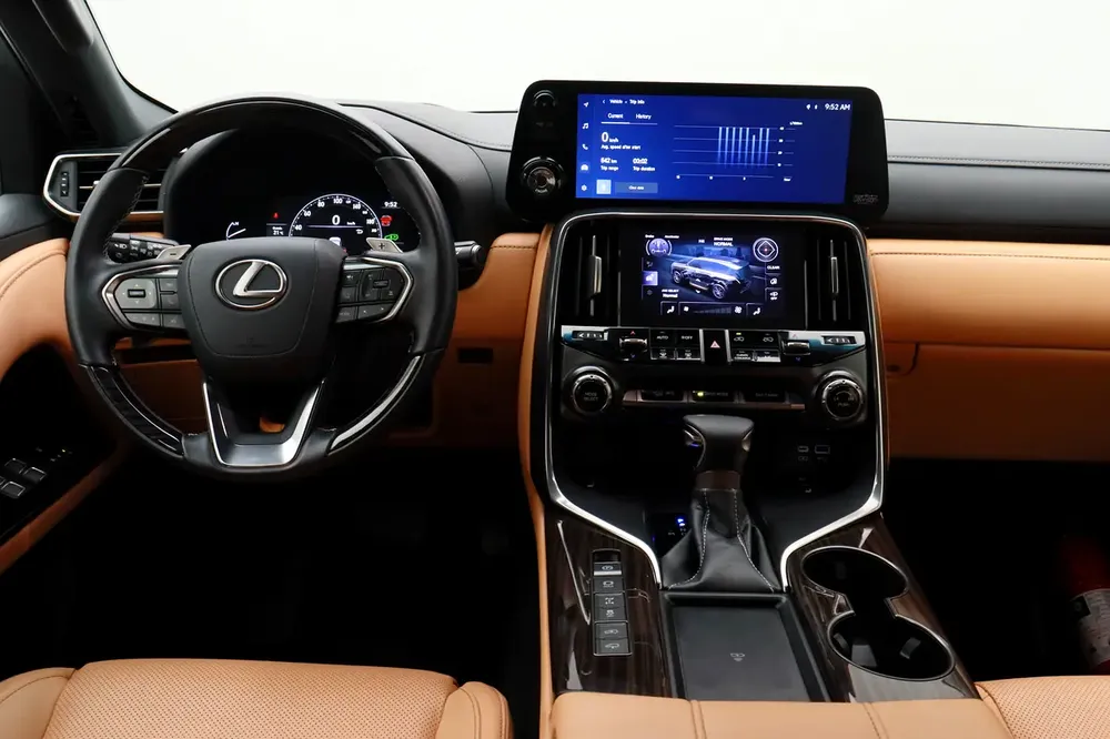 **Ramadan offer** LEXUS 2024 LX SUV P 3.5L T AT Signature - Image 10