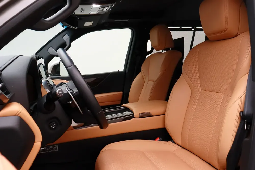 **Ramadan offer** LEXUS 2024 LX SUV P 3.5L T AT Signature - Image 13